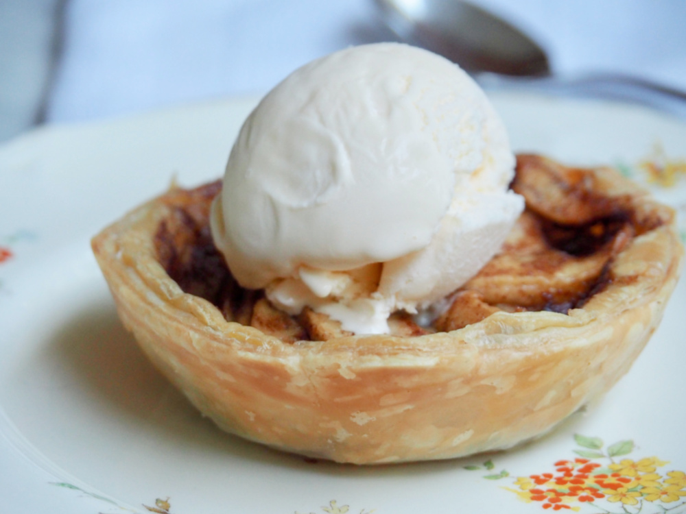 easy apple pies close up