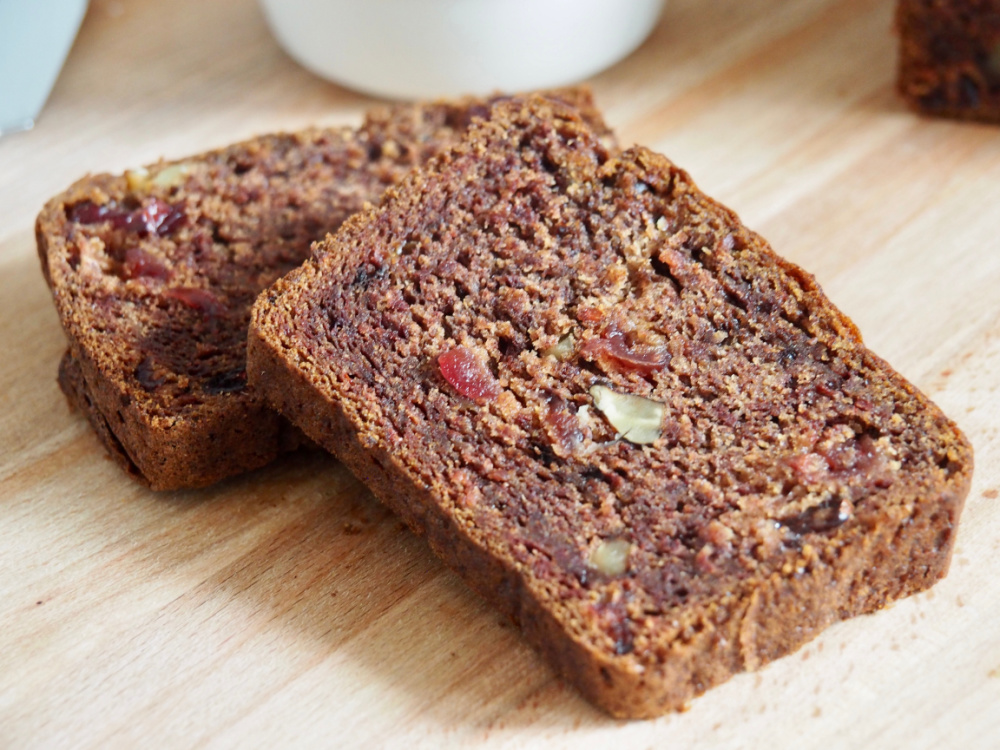 slices of persimmon, cranberry and walnut loaf