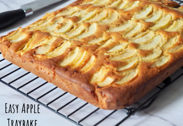 Easy Apple Traybake